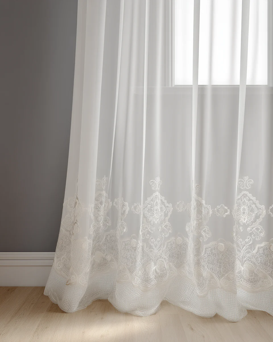 Лён voile крупным планом — тёплая полупрозрачная фактура в оттенке ivory